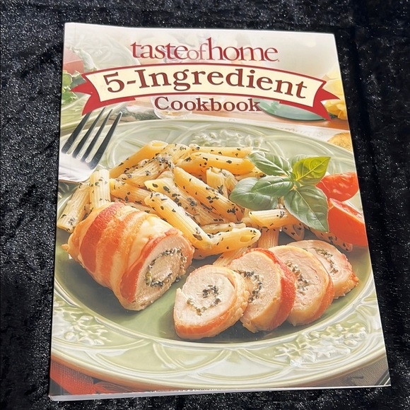 Taste Of Home 5 ingredient Kitchen Cookbook Collection - Picture 1 of 7